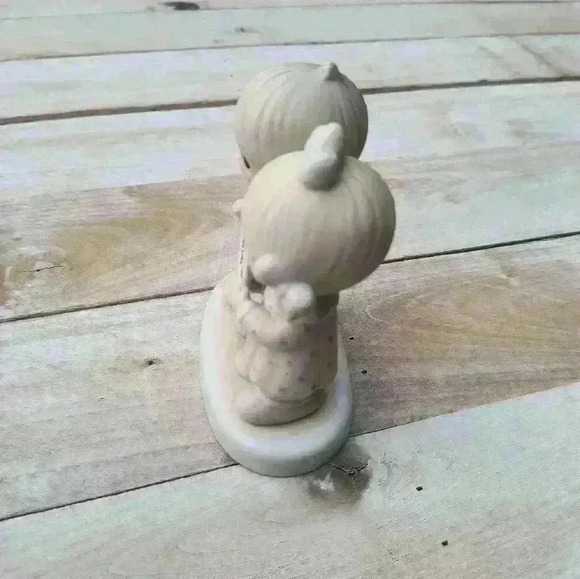 Precious Moments Figurine E-2856 God Blessed Our Years 10 Anniversary Love 5.5" - Picture 3 of 8